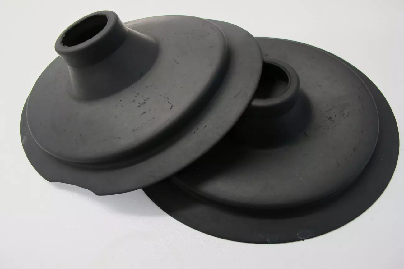 after ultrasonic cleaning rubber