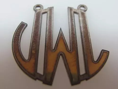 Before deburring Jewelry