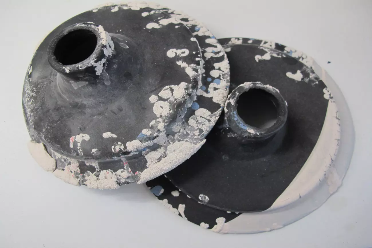 before ultrasonic cleaning rubber