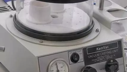 mounting resins under vacuum