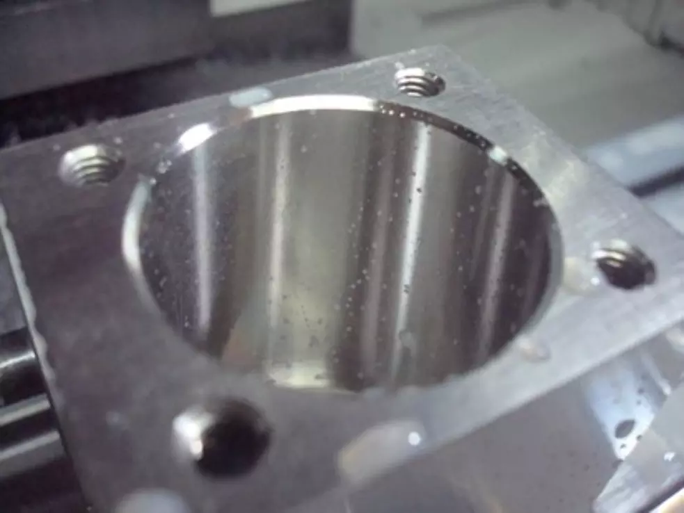 Burrless chamfering of cooling water block (Semiconductor manufacturing equipment)