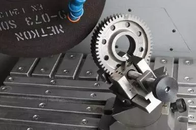 Angular Cutting Device