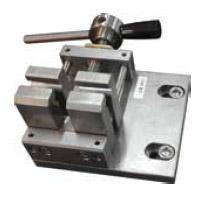 Quick Clamping Device for
round petrographic specimens